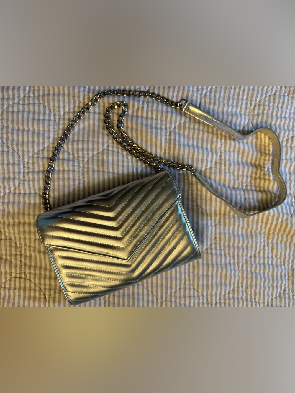Silver forever 21 quilted handbag